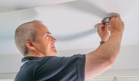 Light Installation & Repair