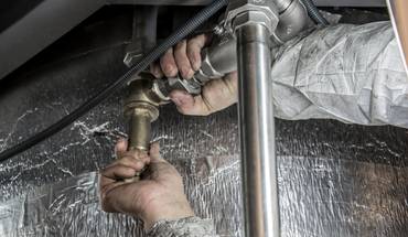 commercial plumbing maintenance.jpg
